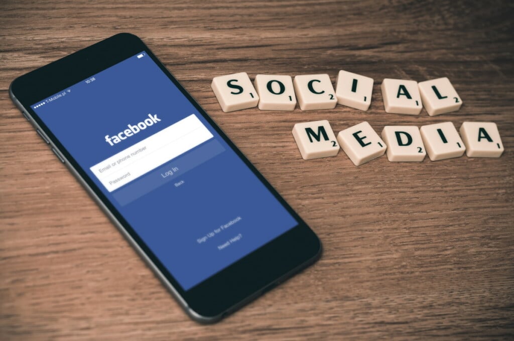 Facebook - skuteczne narzędzie komunikacji z klientami